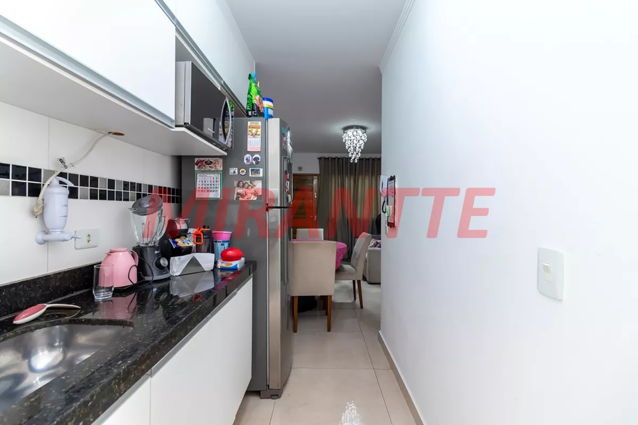 Apartamento de 48m² com 2 quartos em Água Fria