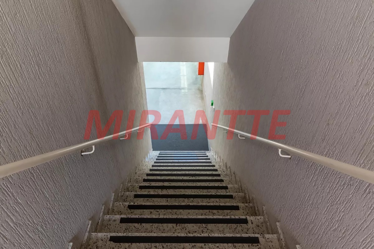 Apartamento de 48m² com 2 quartos em Água Fria