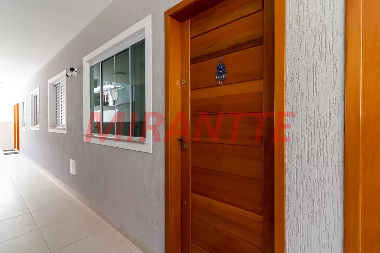 Apartamento de 48m² com 2 quartos em Água Fria