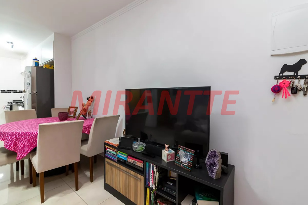 Apartamento de 48m² com 2 quartos em Água Fria