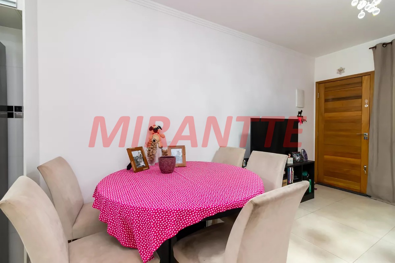 Apartamento de 48m² com 2 quartos em Água Fria
