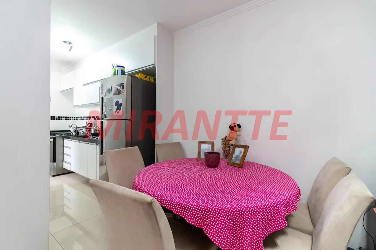 Apartamento de 48m² com 2 quartos em Água Fria