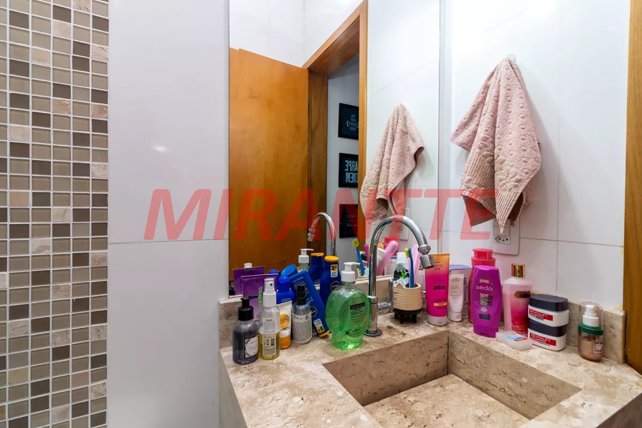 Apartamento de 48m² com 2 quartos em Água Fria