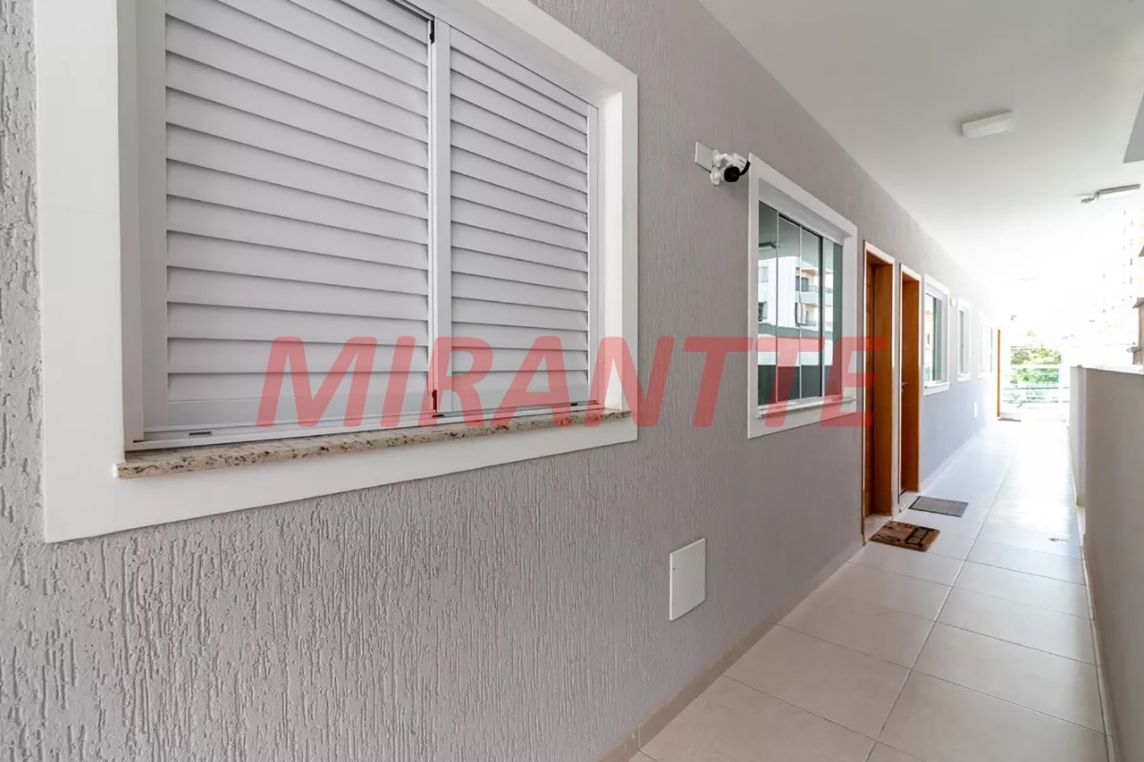 Apartamento de 48m² com 2 quartos em Água Fria