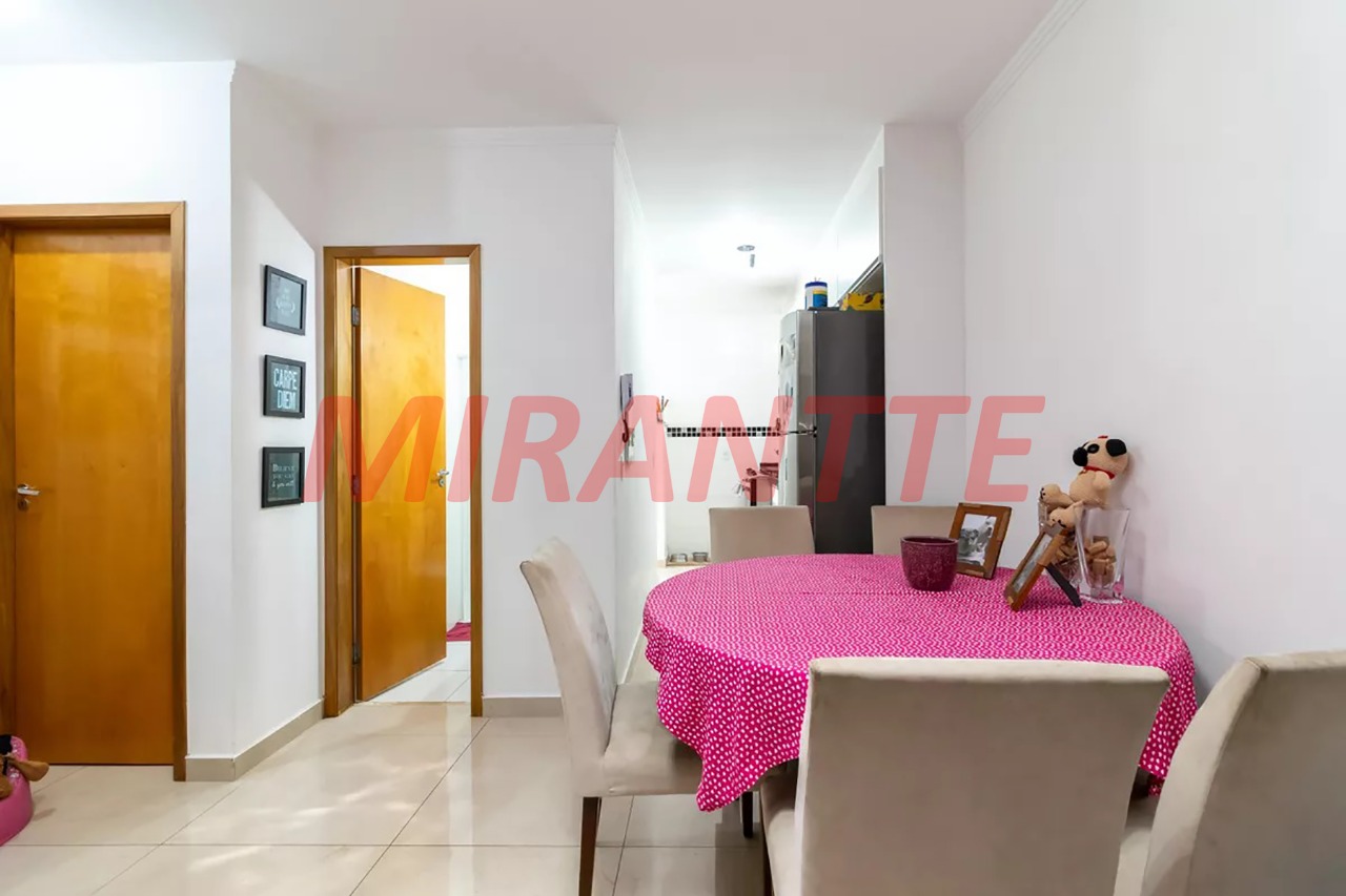 Apartamento de 48m² com 2 quartos em Água Fria