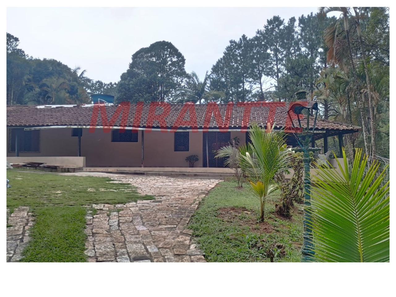 ChÁcara de 300m² com 2 quartos em Jardim Casa Grande/ Varginha