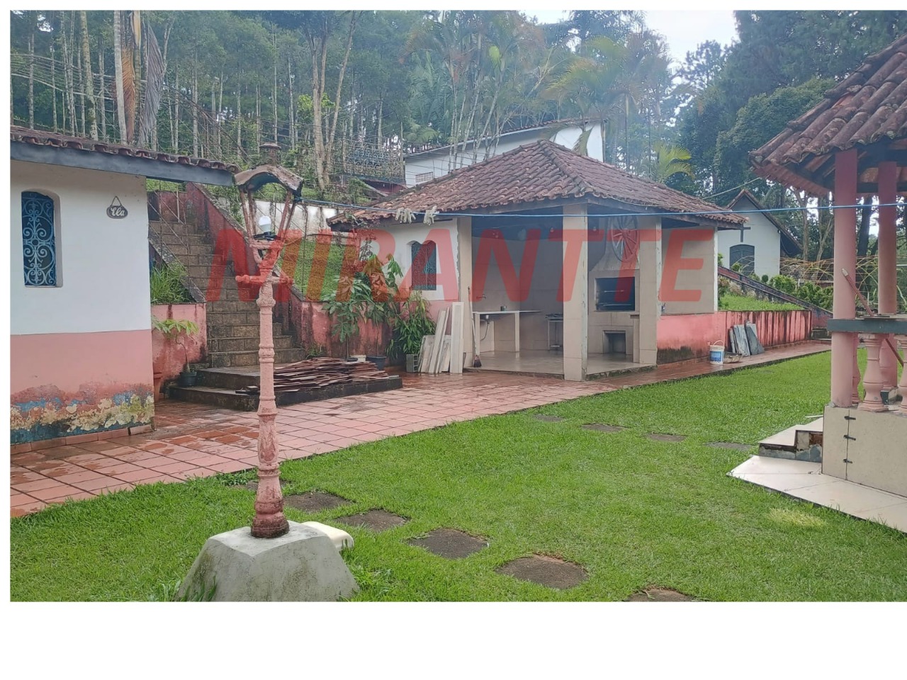 ChÁcara de 300m² com 2 quartos em Jardim Casa Grande/ Varginha