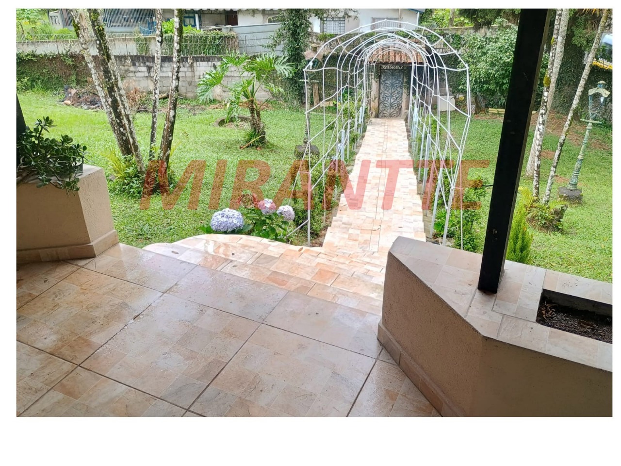 ChÁcara de 300m² com 2 quartos em Jardim Casa Grande/ Varginha