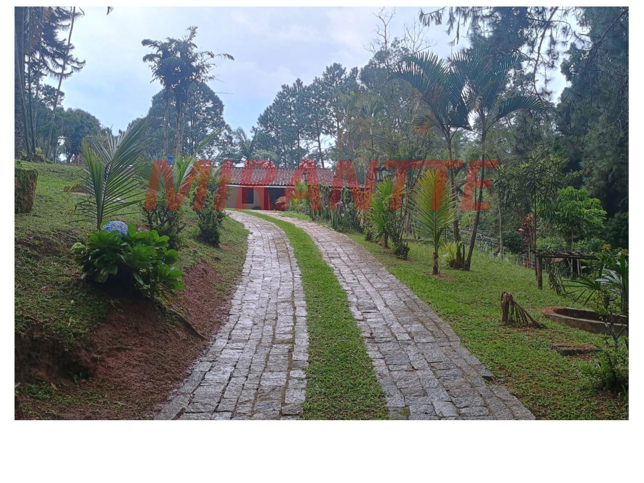 ChÁcara de 300m² com 2 quartos em Jardim Casa Grande/ Varginha