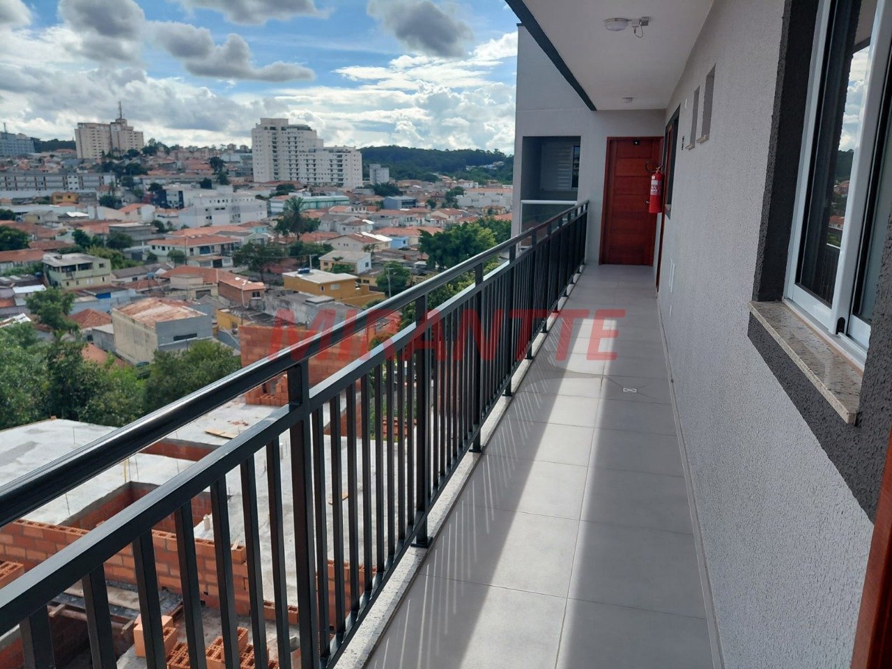 Apartamento de 42m² com 2 quartos em Vila Mazzei