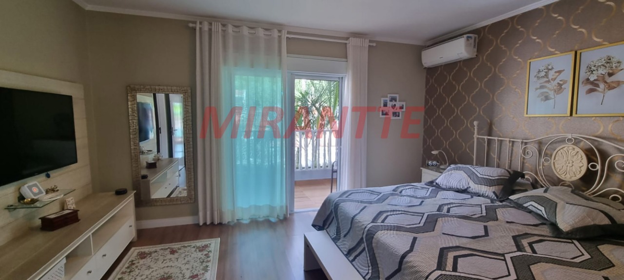 Sobrado de 270m² com 3 quartos em Horto Florestal