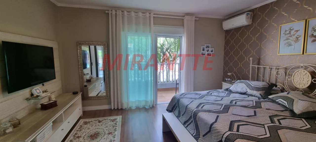 Sobrado de 270m² com 3 quartos em Horto Florestal