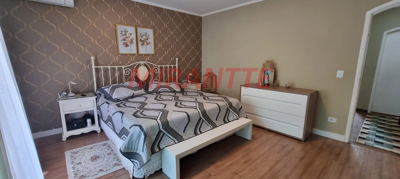 Sobrado de 270m² com 3 quartos em Horto Florestal