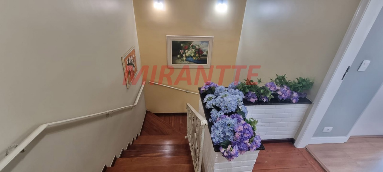Sobrado de 270m² com 3 quartos em Horto Florestal