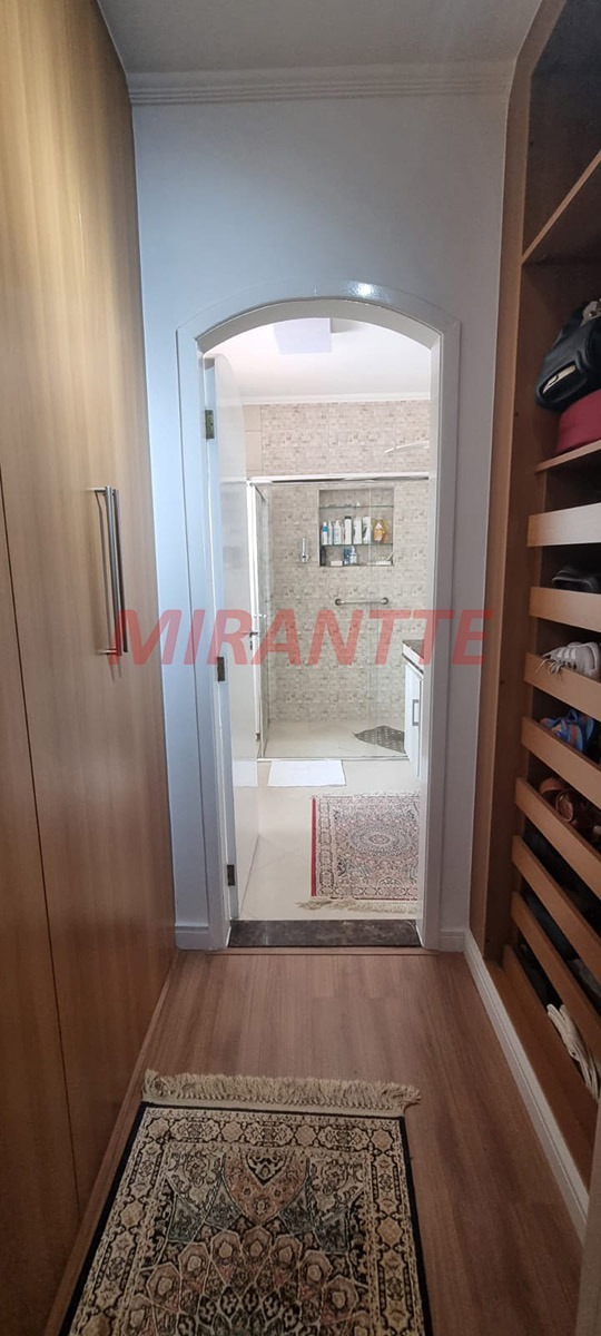 Sobrado de 270m² com 3 quartos em Horto Florestal