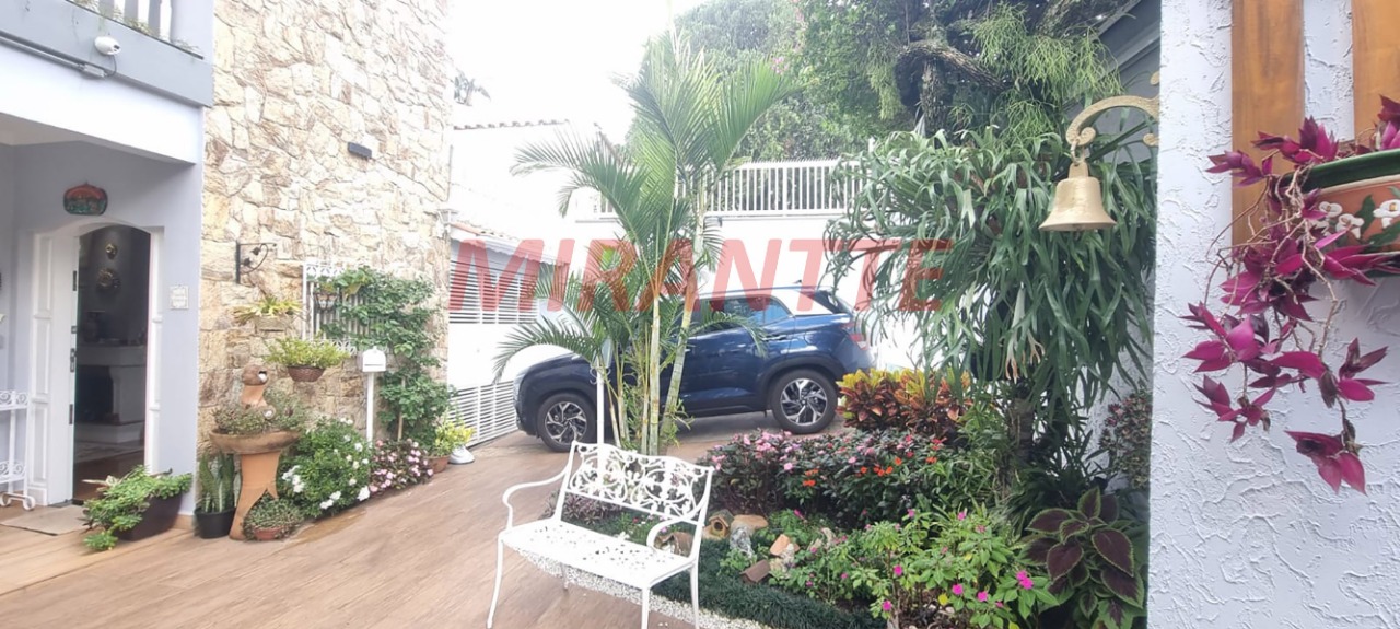 Sobrado de 270m² com 3 quartos em Horto Florestal