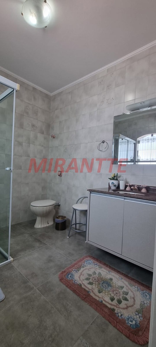 Sobrado de 270m² com 3 quartos em Horto Florestal