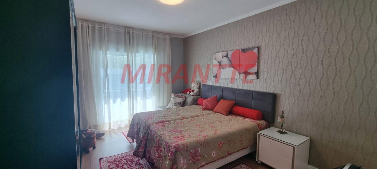 Sobrado de 270m² com 3 quartos em Horto Florestal