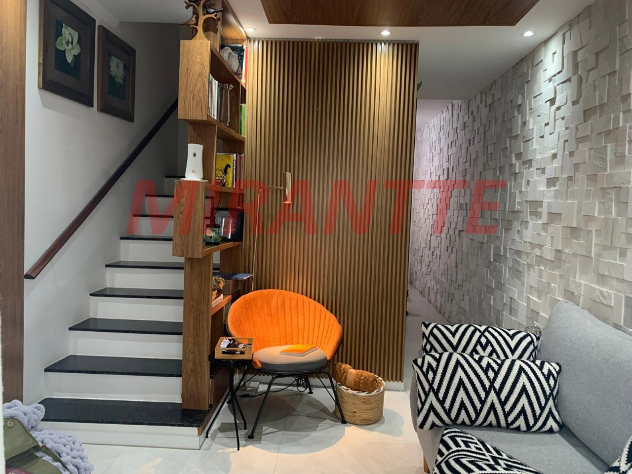 Sobrado de 93m² com 2 quartos em Horto Florestal