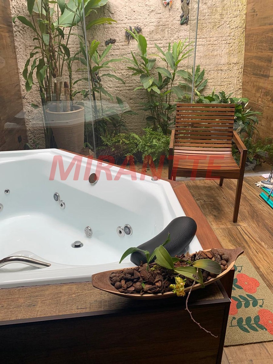 Sobrado de 93m² com 2 quartos em Horto Florestal
