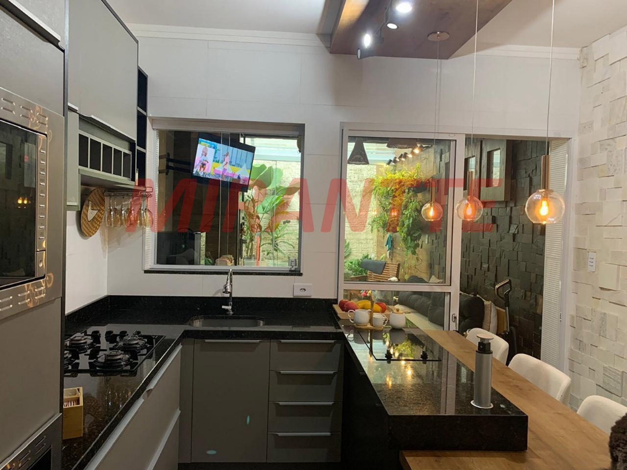Sobrado de 93m² com 2 quartos em Horto Florestal