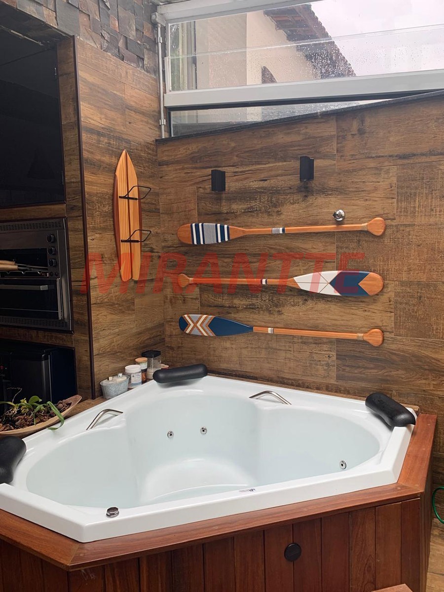 Sobrado de 93m² com 2 quartos em Horto Florestal