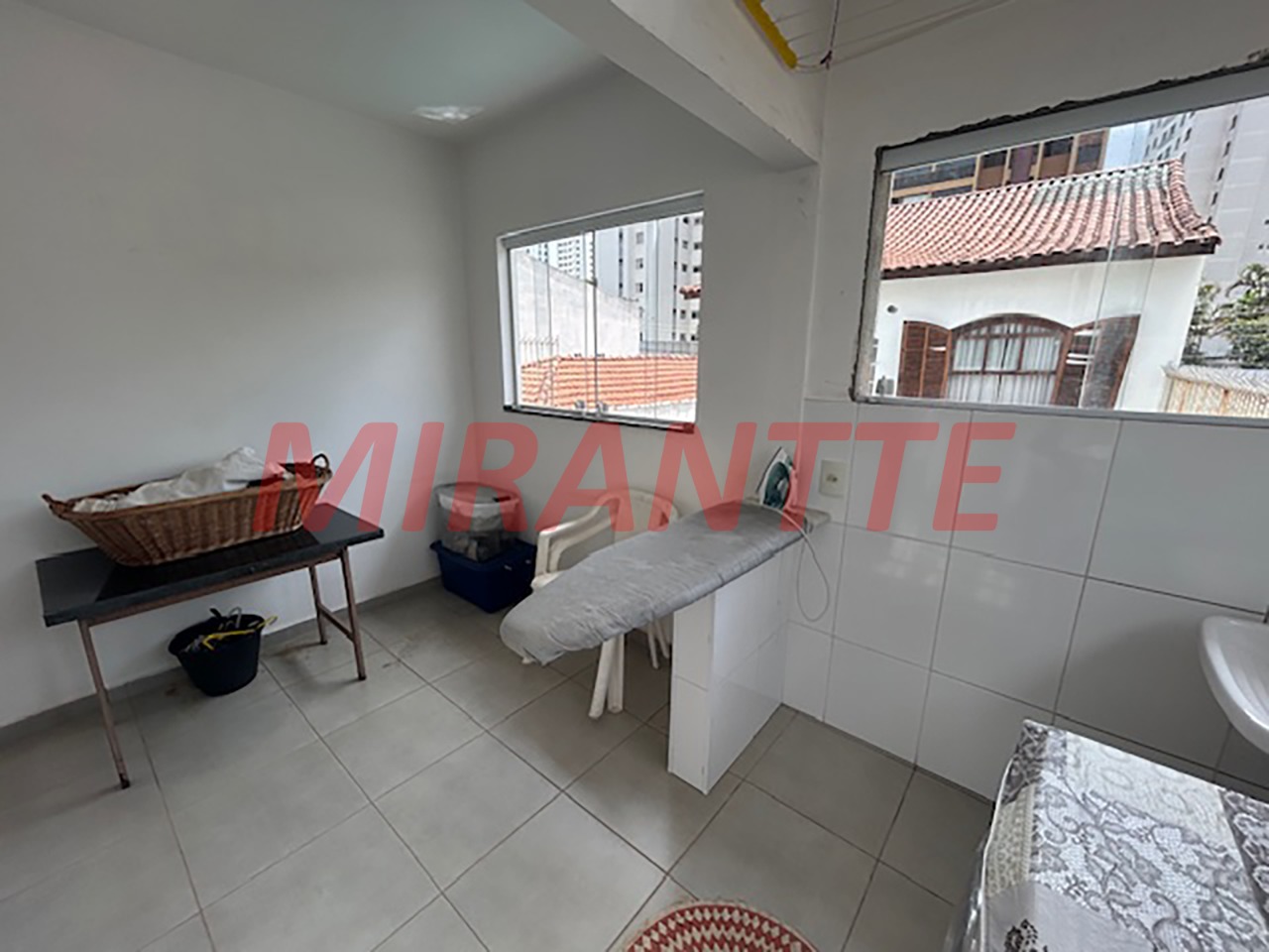Sobrado de 250m² com 3 quartos em Santana