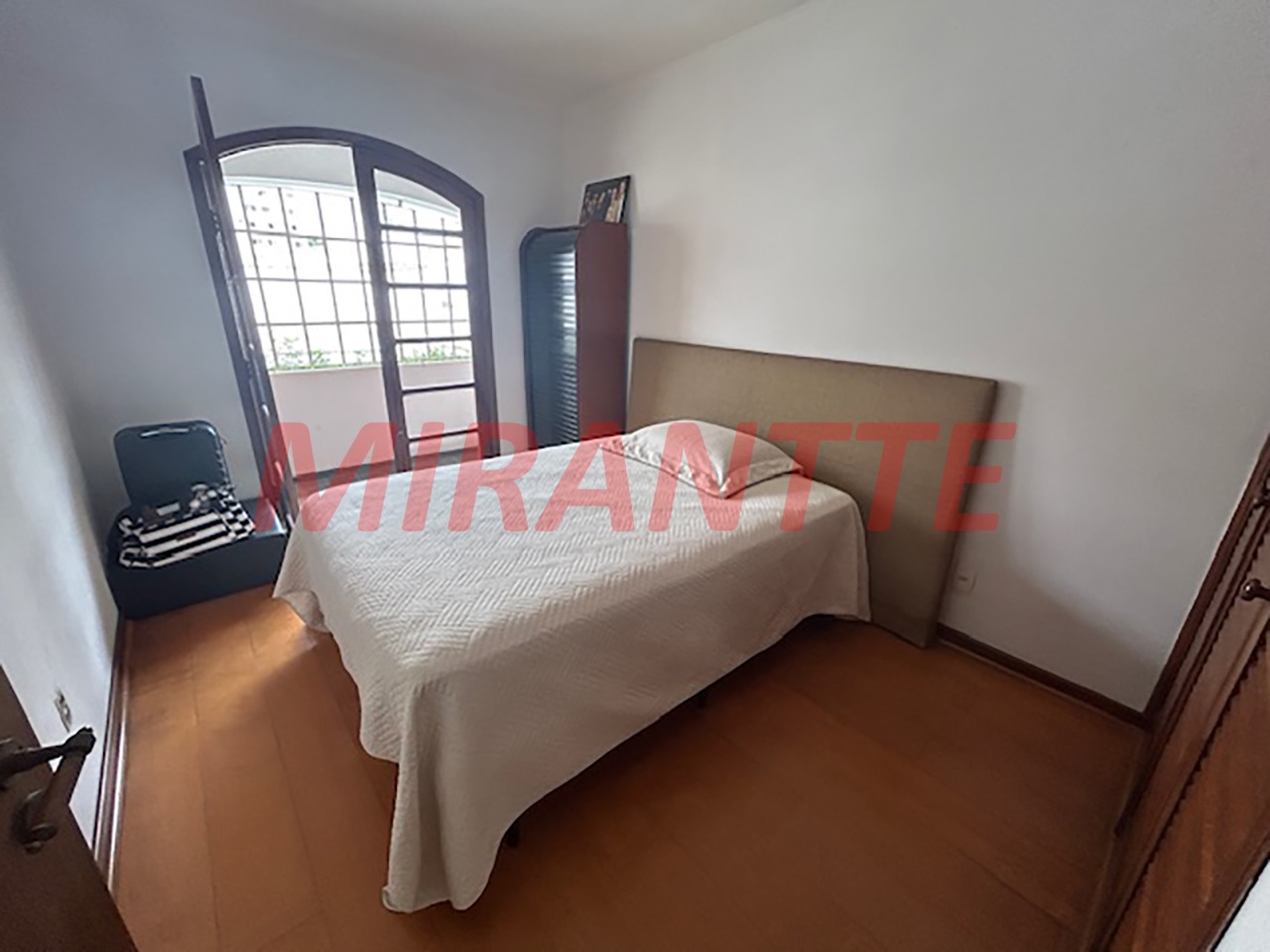 Sobrado de 250m² com 3 quartos em Santana