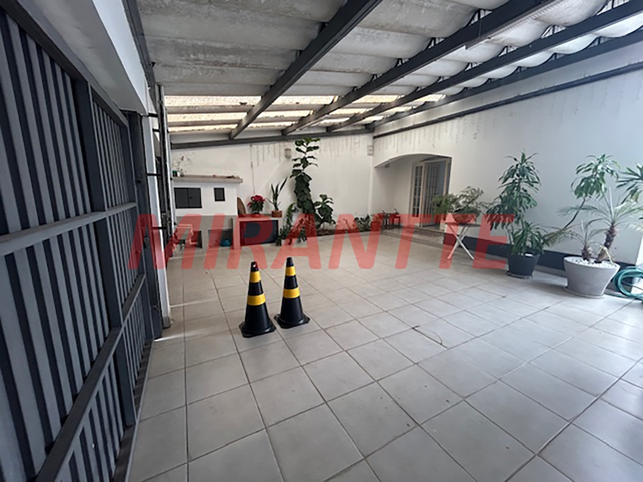Sobrado de 250m² com 3 quartos em Santana