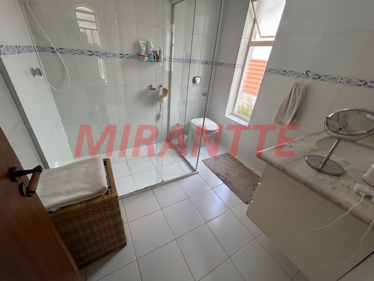 Sobrado de 250m² com 3 quartos em Santana