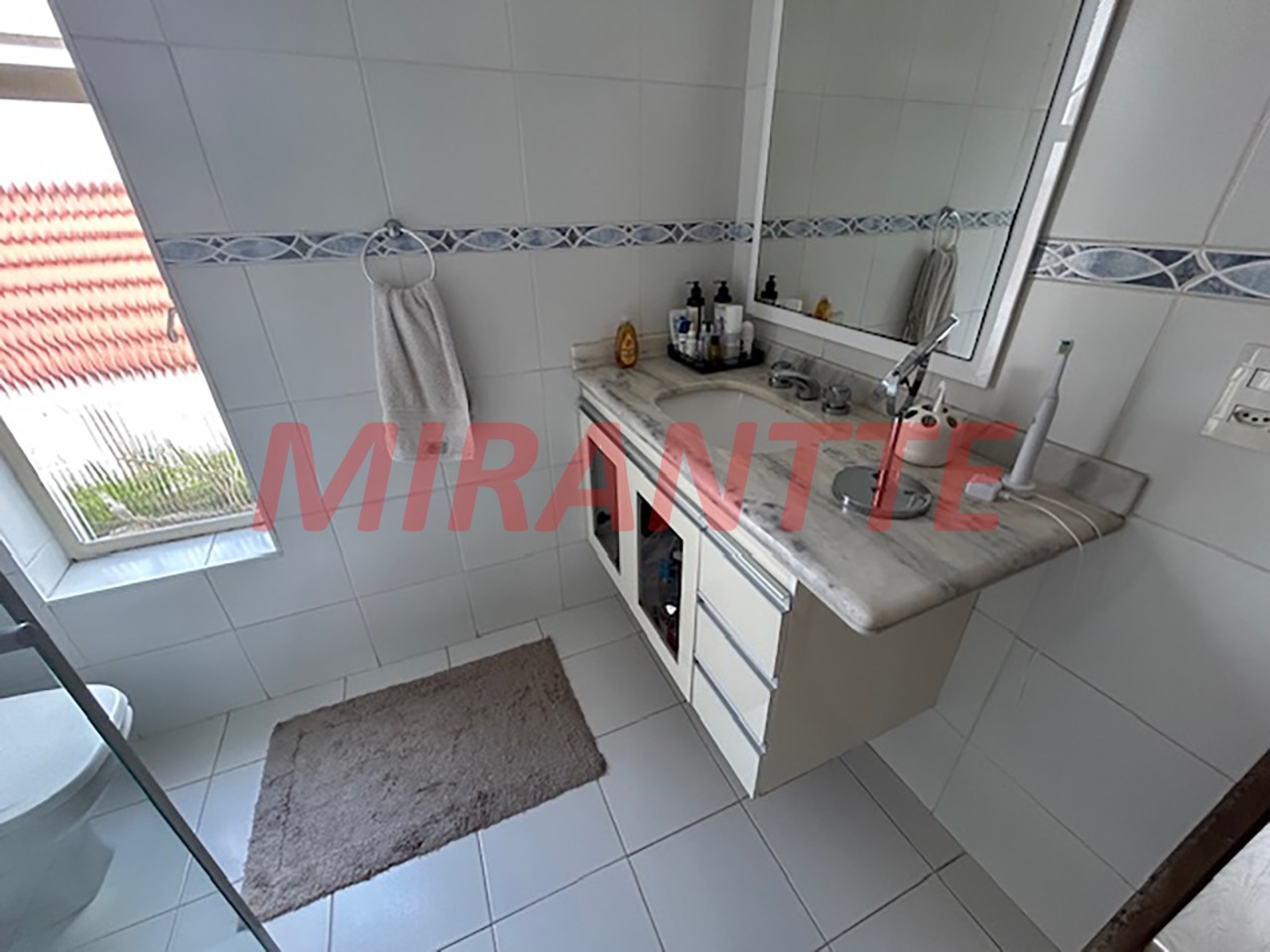 Sobrado de 250m² com 3 quartos em Santana