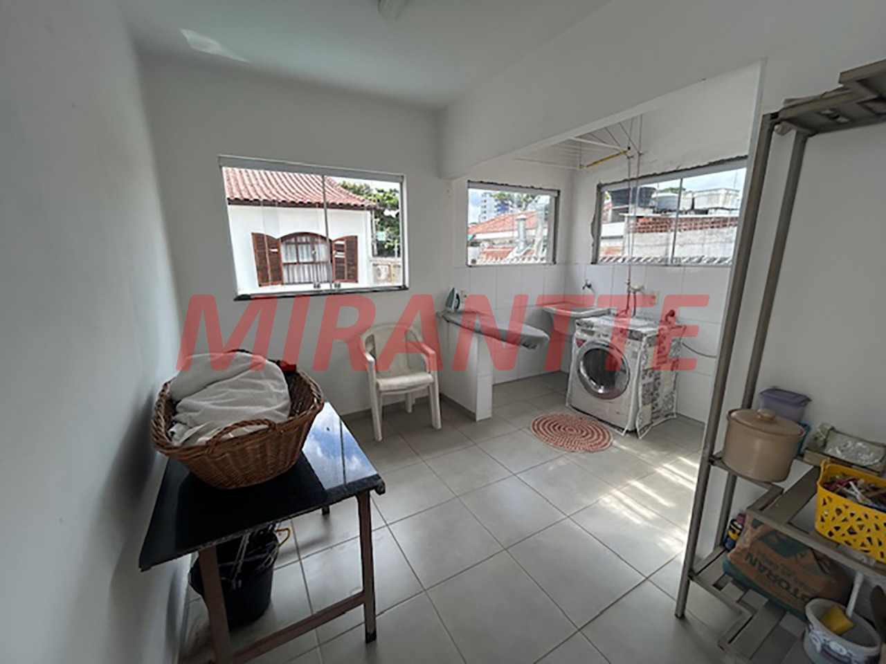 Sobrado de 250m² com 3 quartos em Santana