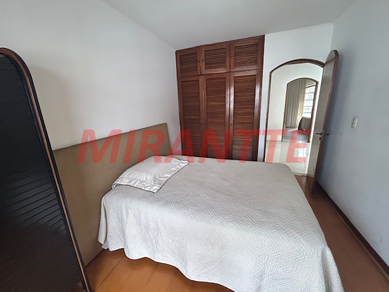Sobrado de 250m² com 3 quartos em Santana