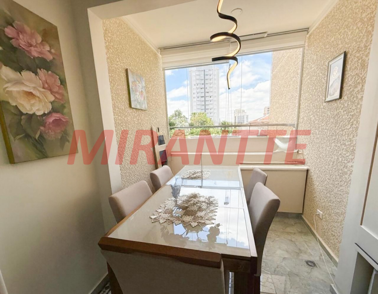 Apartamento de 86000m² com 3 quartos em Água Fria