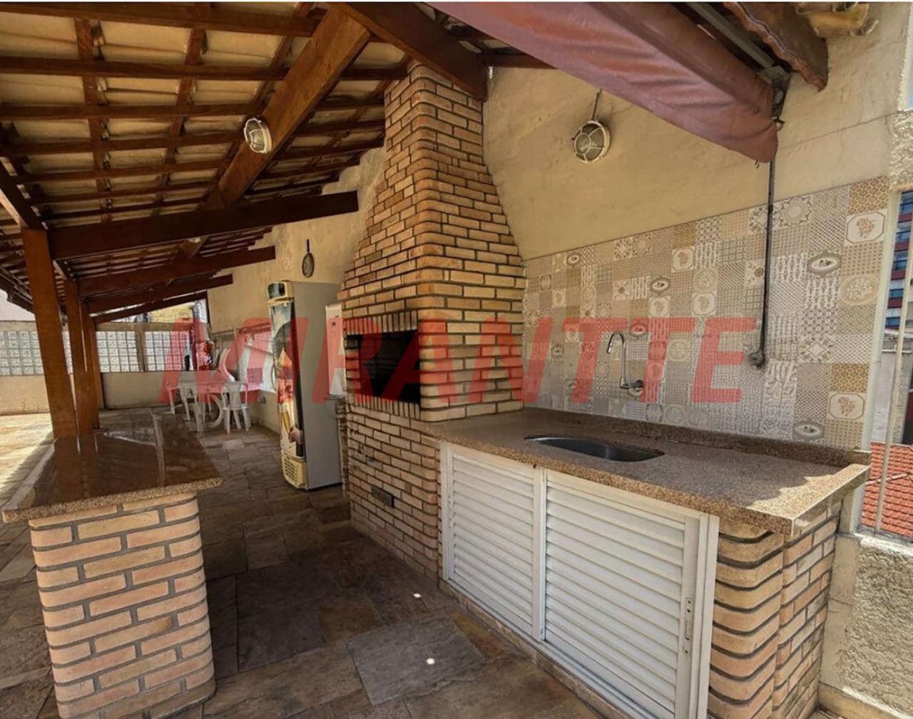 Apartamento de 86000m² com 3 quartos em Água Fria