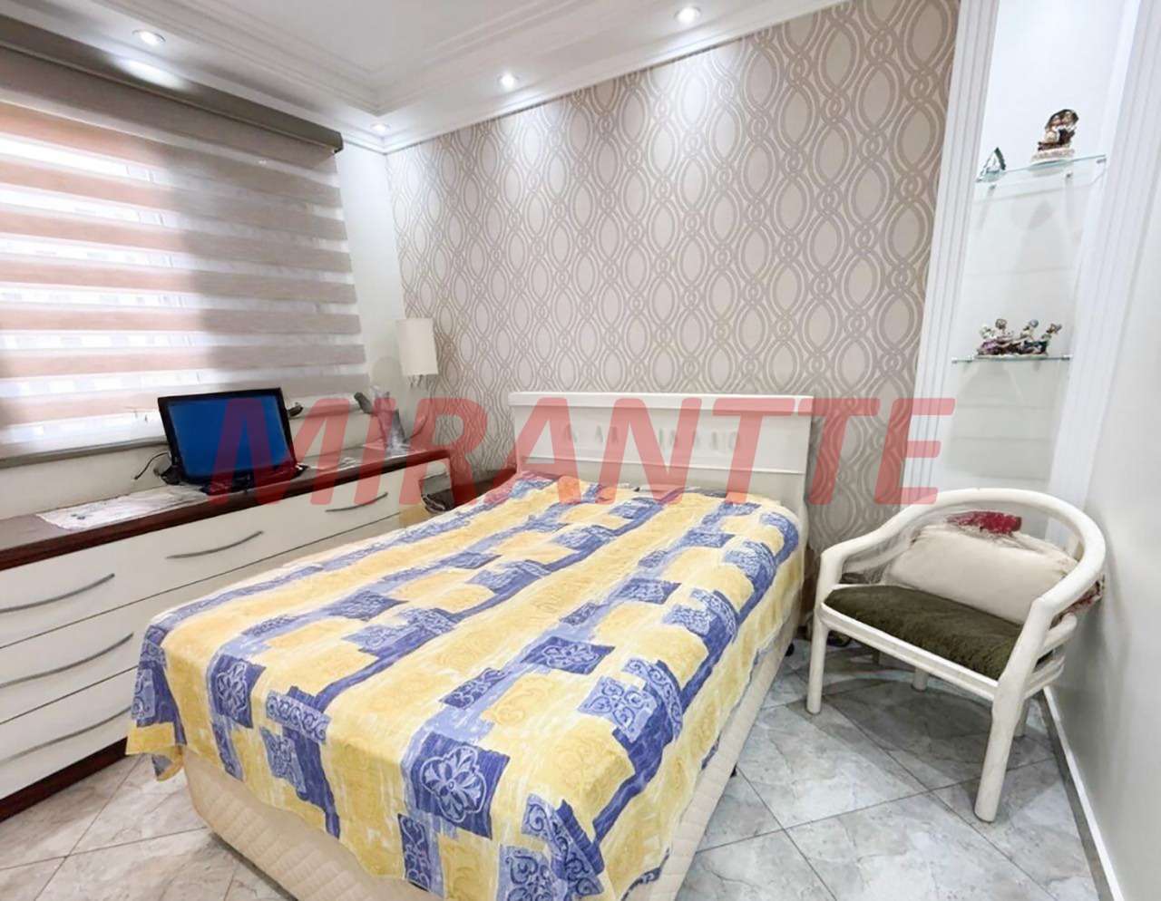Apartamento de 86000m² com 3 quartos em Água Fria