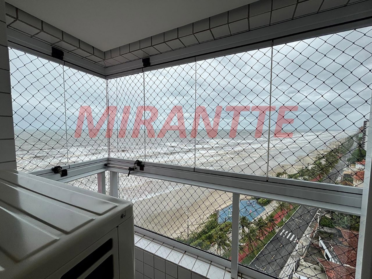 Apartamento de 65m² com 2 quartos em Solemar