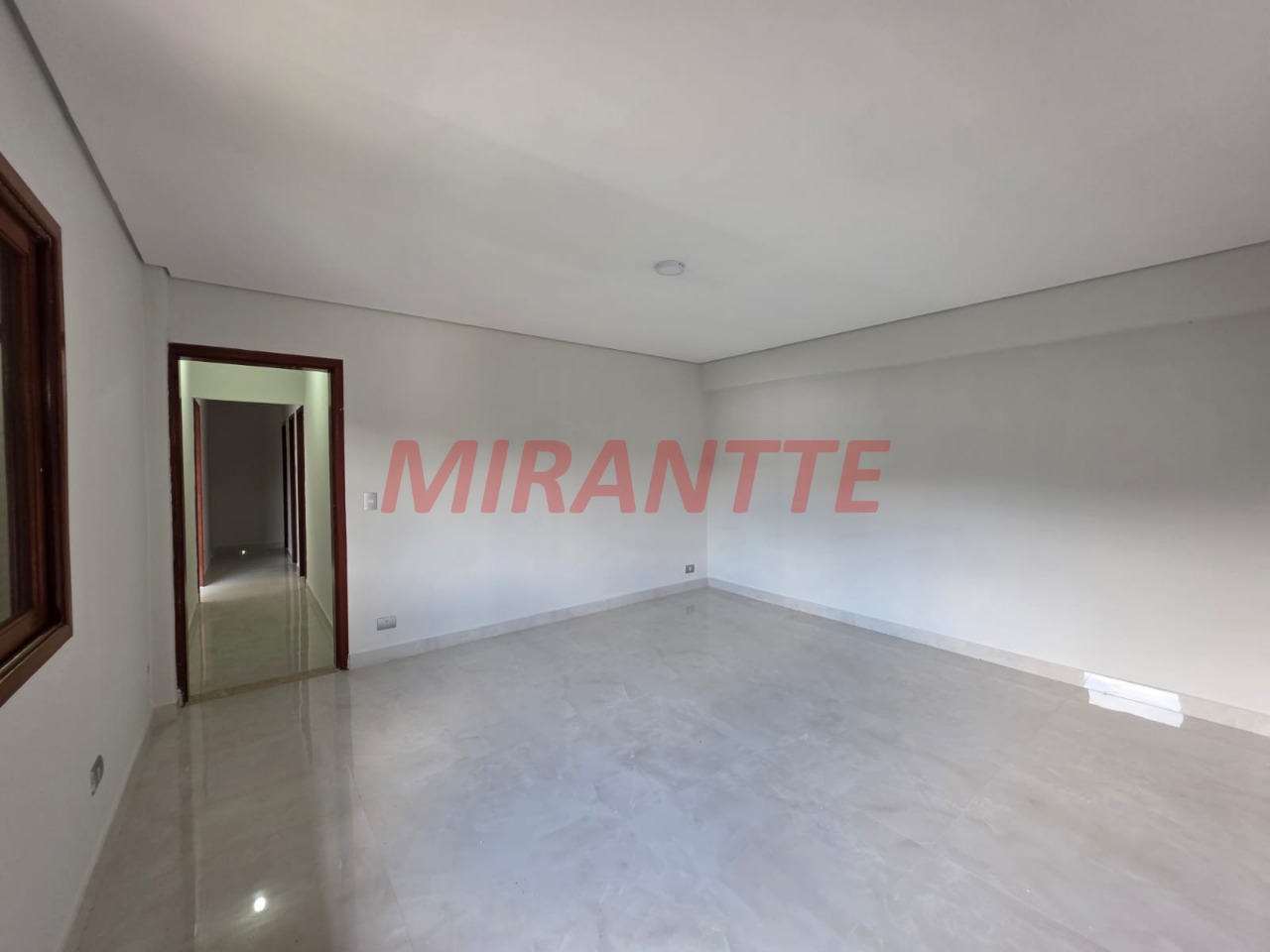 Cond. fechado de 400m² com 5 quartos em Caraguata