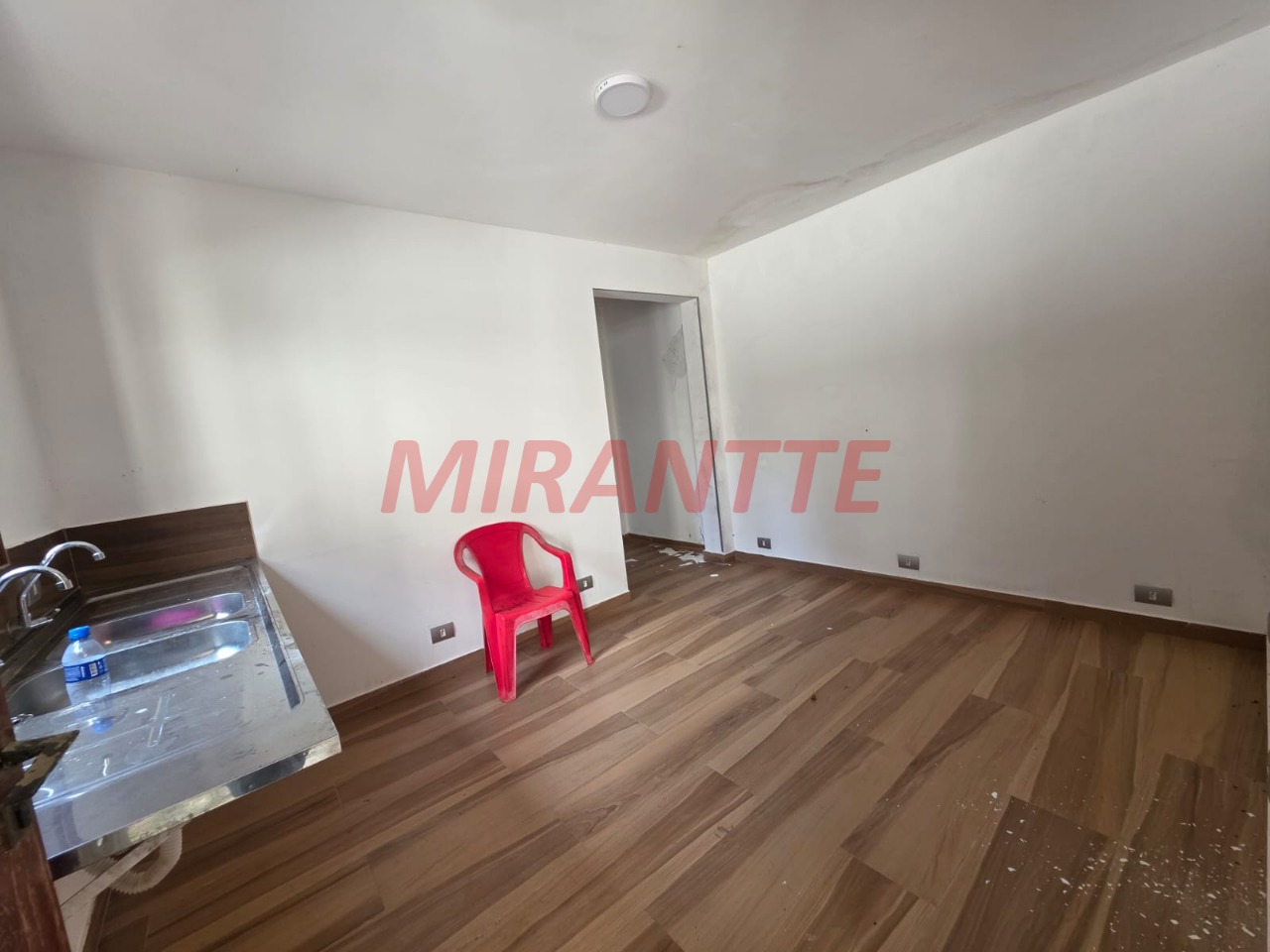 Cond. fechado de 400m² com 5 quartos em Caraguata
