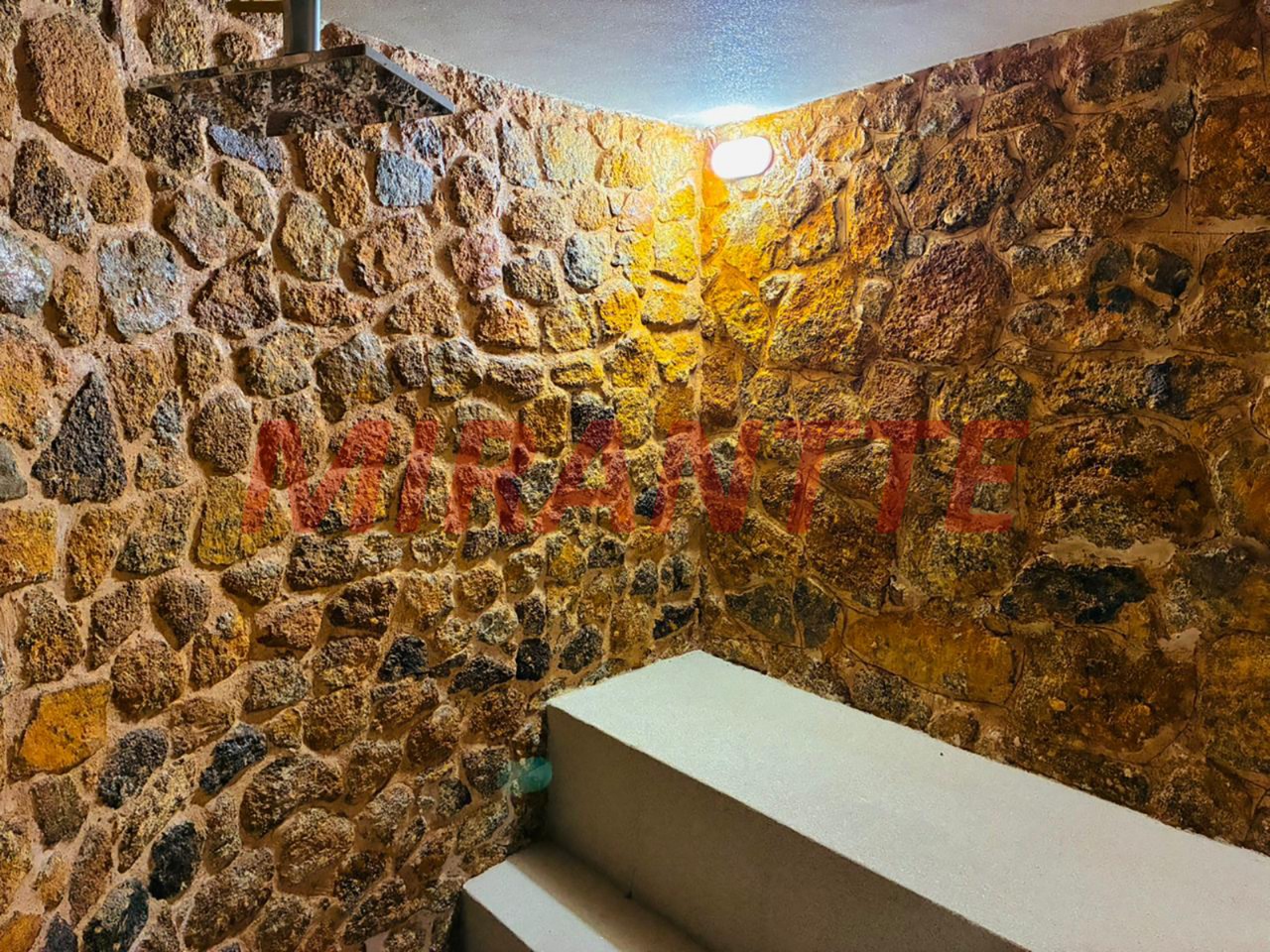 Cond. fechado de 444m² com 3 quartos em Vila Santos