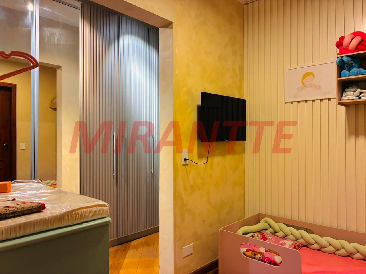 Cond. fechado de 444m² com 3 quartos em Vila Santos