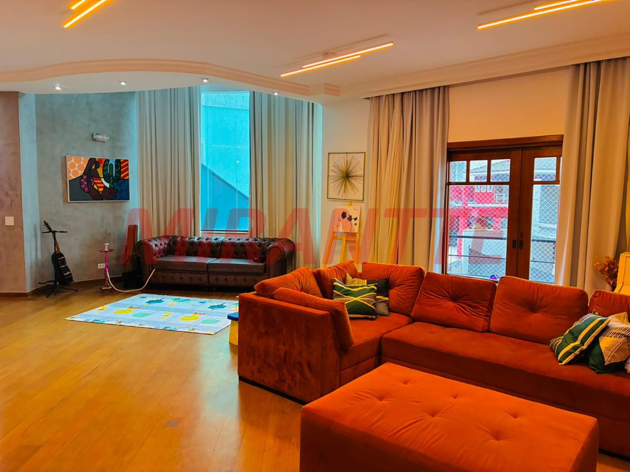Cond. fechado de 444m² com 3 quartos em Vila Santos