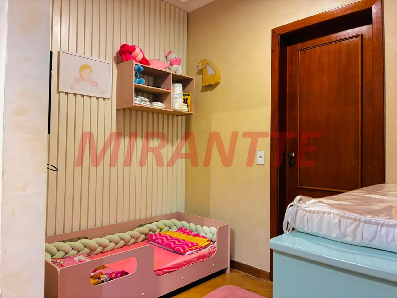 Cond. fechado de 444m² com 3 quartos em Vila Santos