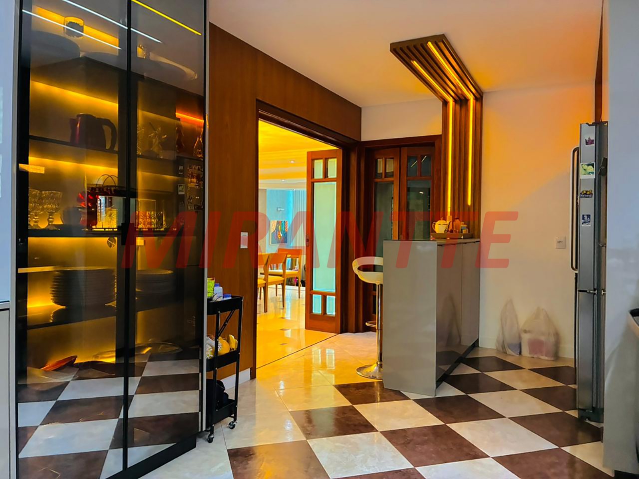 Cond. fechado de 444m² com 3 quartos em Vila Santos