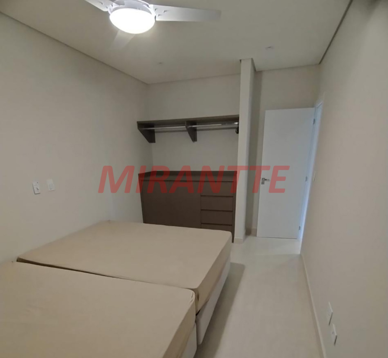 Cond. fechado de 363.47m² com 4 quartos em Caraguata