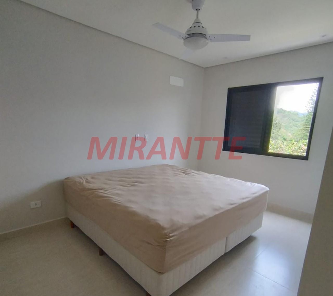 Cond. fechado de 363.47m² com 4 quartos em Caraguata