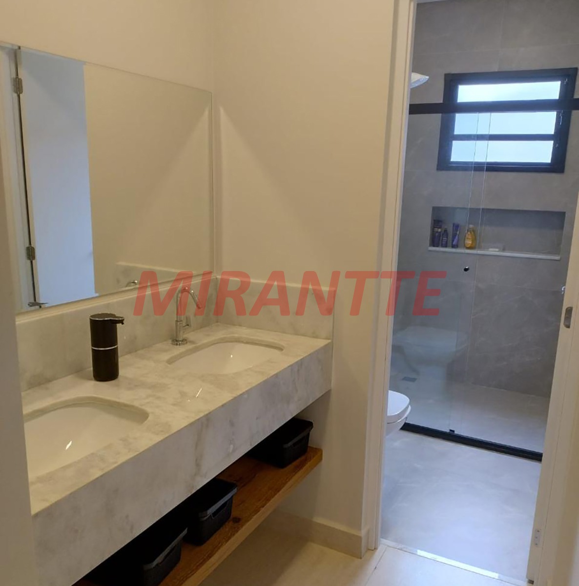 Cond. fechado de 363.47m² com 4 quartos em Caraguata
