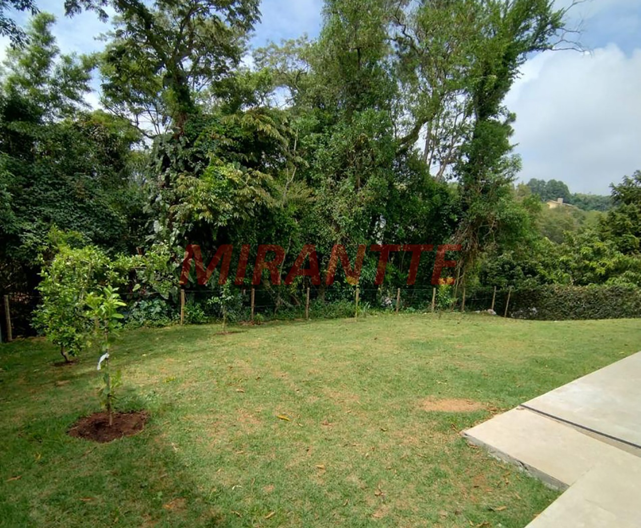 Cond. fechado de 363.47m² com 4 quartos em Caraguata