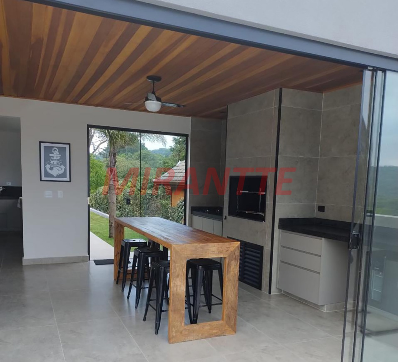 Cond. fechado de 363.47m² com 4 quartos em Caraguata