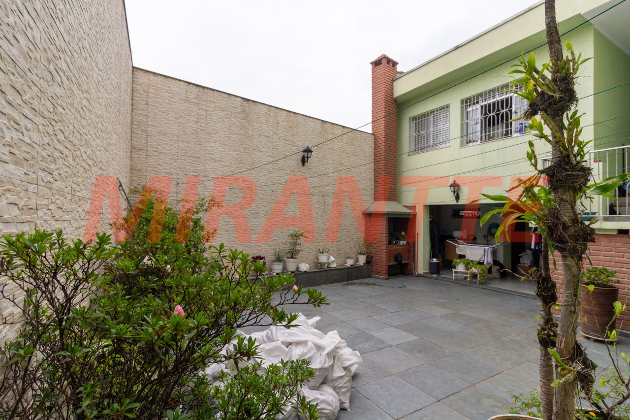 Sobrado de 293m² com 4 quartos em Jardim Guapíra